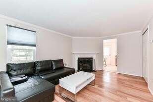 60 Benton Ct in Sterling, VA - Building Photo