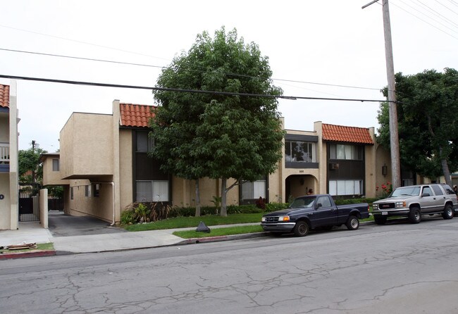 Loma Apartments in Long Beach, CA - Foto de edificio - Building Photo
