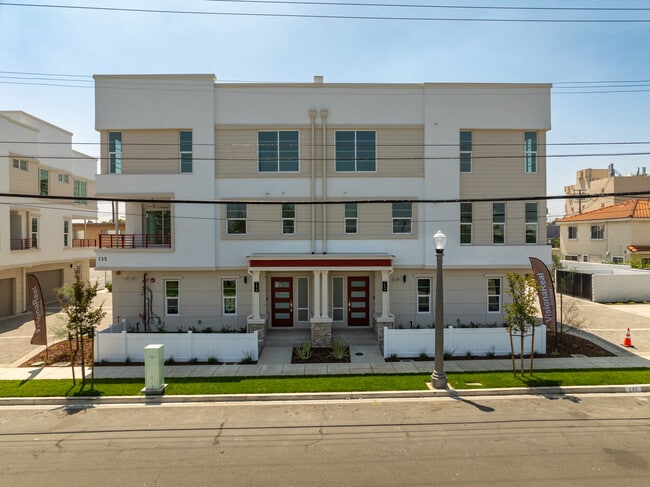 137 Saint Francis St in San Gabriel, CA - Foto de edificio - Building Photo