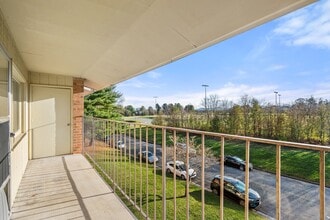 Countryside Estates in Roanoke, VA - Foto de edificio - Building Photo