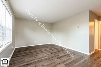 922 East Ave in Kendallville, IN - Building Photo - Building Photo