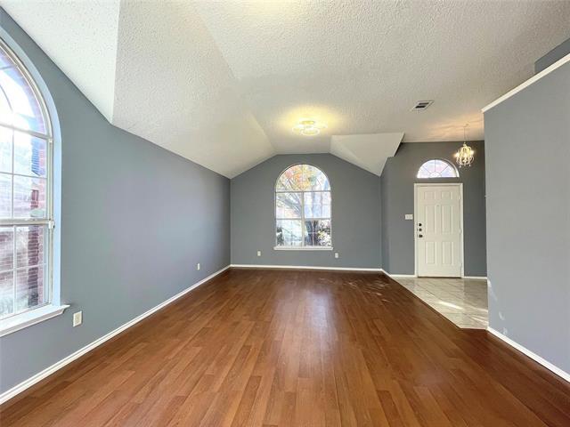 11009 Fawn Valley Dr in Fort Worth, TX - Building Photo - Building Photo