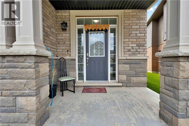 29 Jenner Dr in Brant, ON - Building Photo - Building Photo