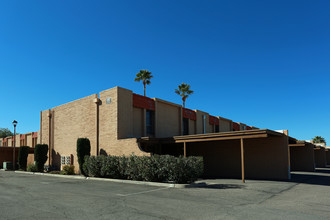 2875 N Tucson Blvd in Tucson, AZ - Building Photo - Building Photo