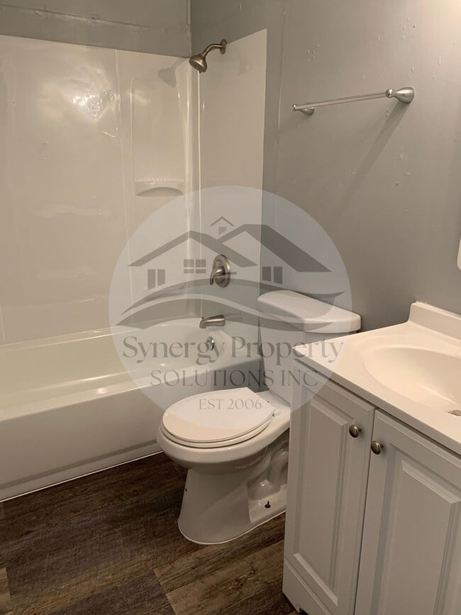 477 Lawnsdale Ave in Mansfield, OH - Building Photo - Building Photo