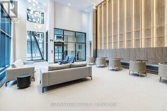 4130 Parkside Village Dr in Mississauga, ON - Building Photo - Building Photo