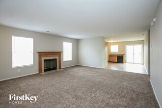 1315 Shadetree Ln in Sheridan, IN - Foto de edificio - Building Photo