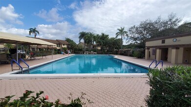 3831 Cocoplum Cir in Coconut Creek, FL - Building Photo - Building Photo