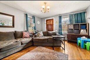 116 Hillside Ave, Unit 1ST FLOOR in Middletown, CT - Building Photo