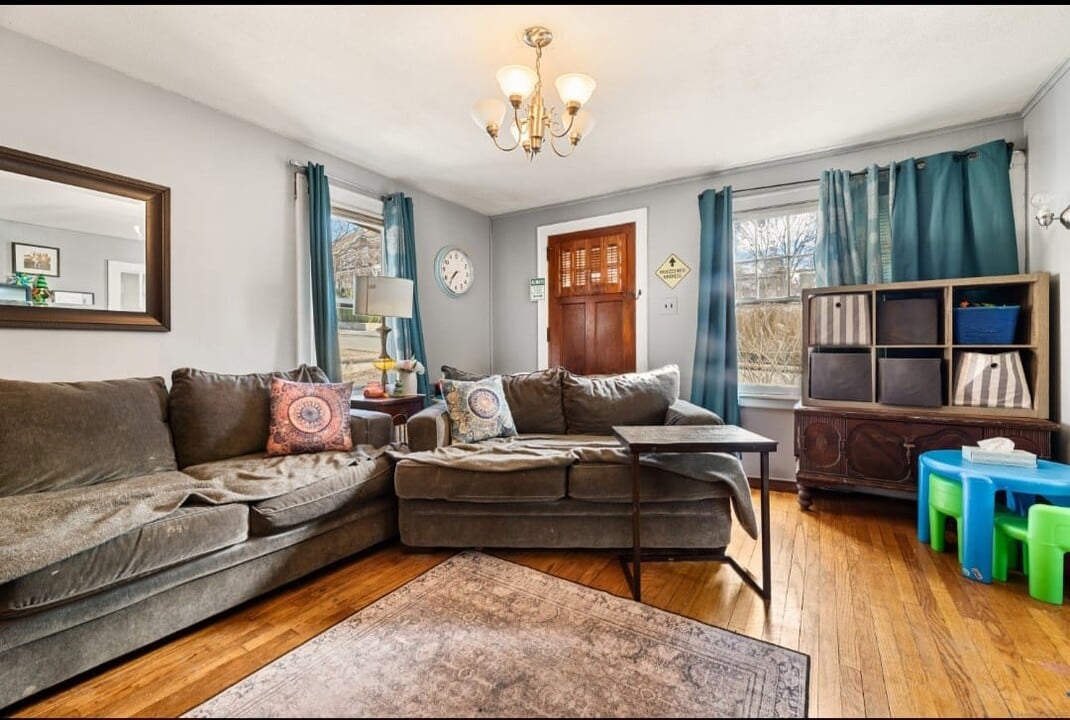 116 Hillside Ave, Unit 1ST FLOOR in Middletown, CT - Foto de edificio