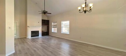 6331 Windmill Cir in Dallas, TX - Building Photo - Building Photo
