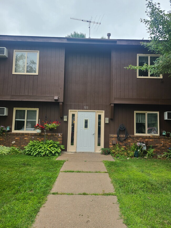 522 Oak Ave Apartments and Nearby Hinckley Apartments For Rent