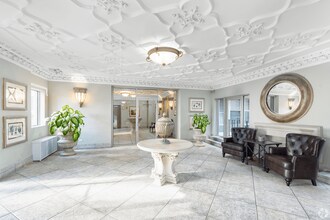 901 W Argyle St in Chicago, IL - Foto de edificio - Building Photo