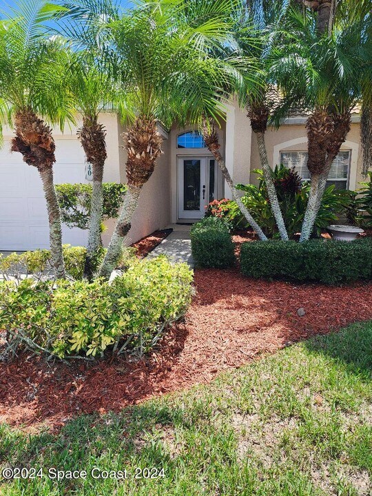 840 Glen Abbey Way in Melbourne, FL - Building Photo
