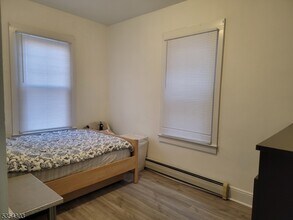 26 E Price St in Linden, NJ - Foto de edificio - Building Photo