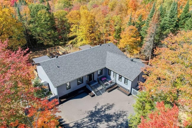 property at 44 Chem. d'Estérel