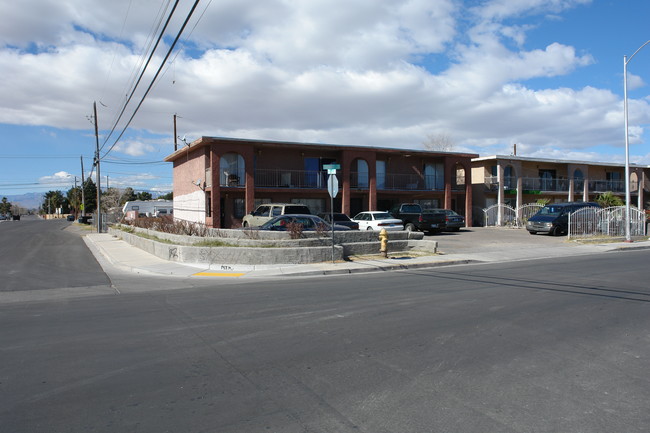 1801 Ringe Ln in Las Vegas, NV - Foto de edificio - Building Photo