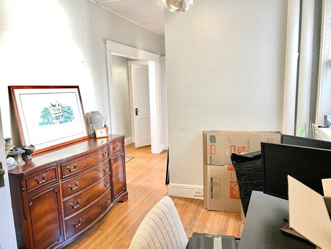 131 Park Dr, Unit 25 in Boston, MA - Building Photo - Building Photo