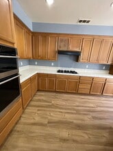 652 Pioneer Ave in Lathrop, CA - Building Photo - Building Photo