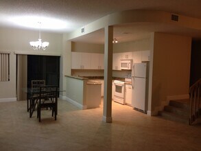 4725 SW 62nd Ave in Davie, FL - Building Photo - Building Photo