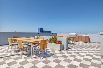 Elle at Westchester in Los Angeles, CA - Foto de edificio - Building Photo