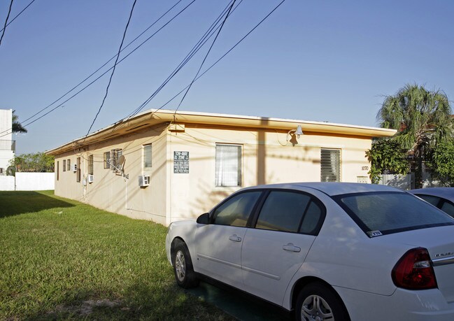 1070-1090 SW 66th Ave in Miami, FL - Building Photo - Building Photo