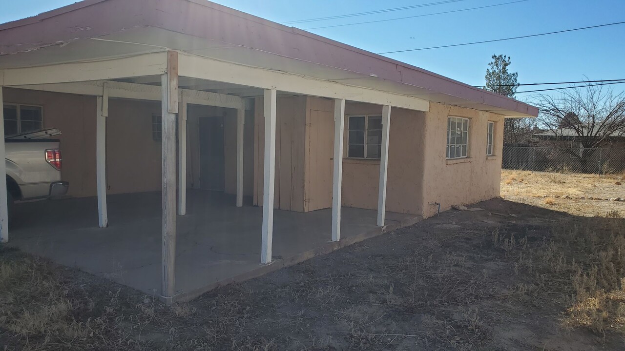 2417 Pecan Dr in Alamogordo, NM - Building Photo