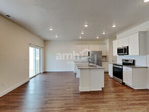 2363 Buckskin Way in Eagle Mountain, UT - Building Photo - Building Photo