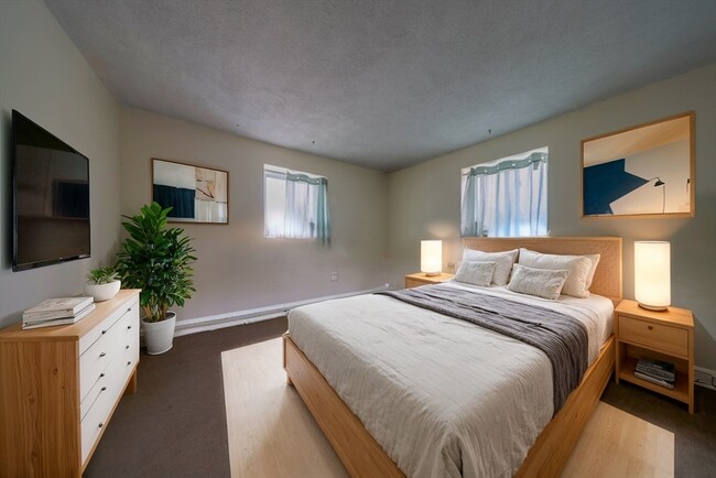 14 Byron Rd, Unit #6