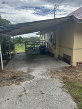 613 N Dixie Ave, Unit A in Fruitland Park, FL - Foto de edificio - Building Photo