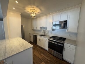 50 W Lindsley Rd in Cedar Grove, NJ - Building Photo - Building Photo