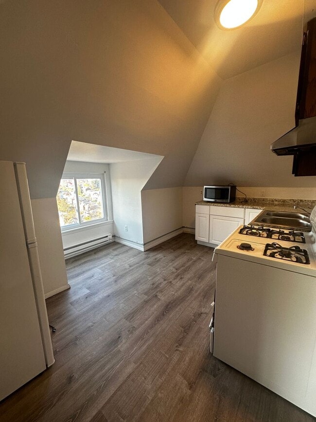 1034 Chelton Ave in Pittsburgh, PA - Building Photo - Building Photo