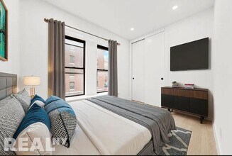 704 Eighth Avenue in Brooklyn, NY - Building Photo - Building Photo