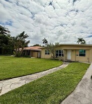 2207 NE 33rd Ave in Fort Lauderdale, FL - Building Photo