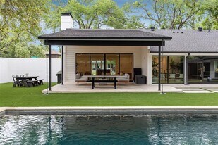 5239 Edmondson Ave in Dallas, TX - Building Photo