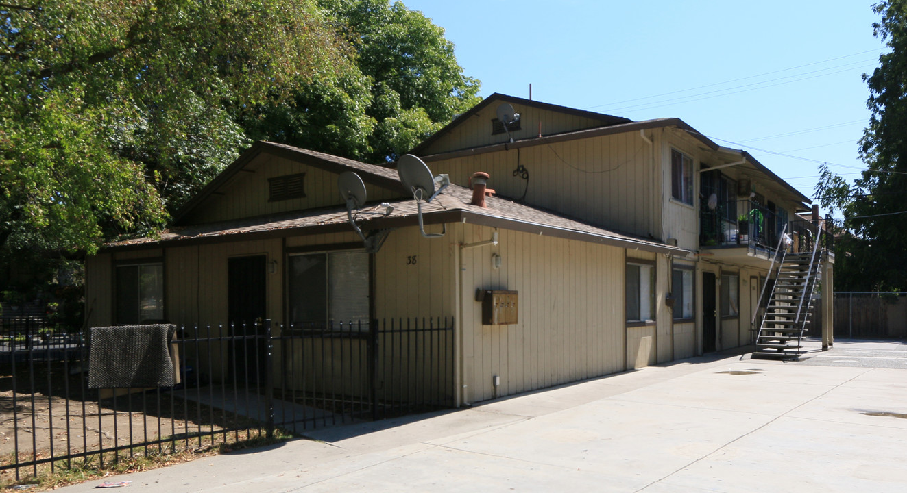 Maple Manor in Stockton, CA - Building Photo