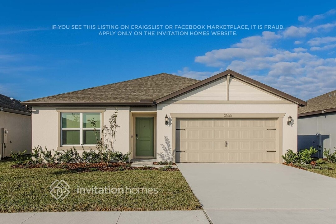 3655 Benham Rise Rd in Spring Hill, FL - Foto de edificio