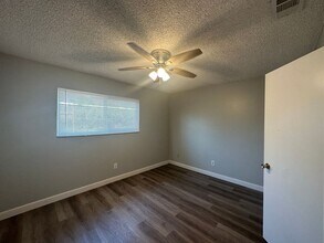 420 S Walnut Ave in Ripon, CA - Foto de edificio - Building Photo