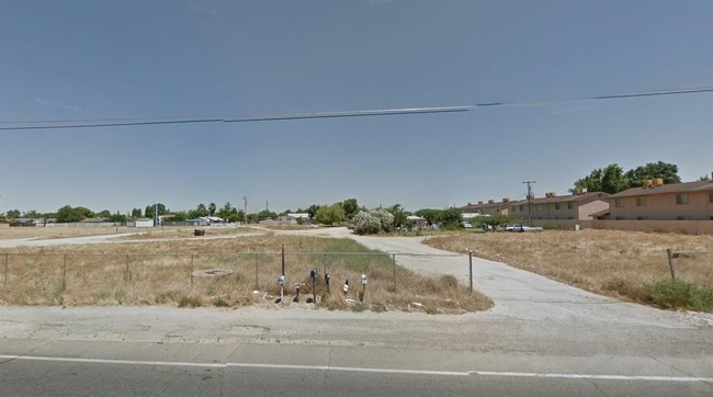 13264 E Manning Ave in Parlier, CA - Building Photo - Building Photo