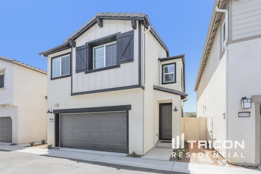 31639 Willowood Way in Menifee, CA - Building Photo