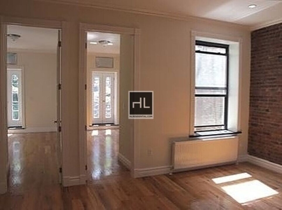 West 53rd Street in New York, NY - Building Photo