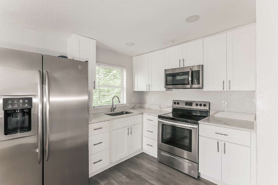 1770 17th St S in St. Petersburg, FL - Building Photo