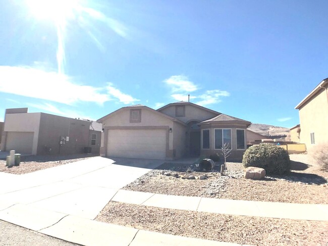 1897 Camino Rincon in Los Lunas, NM - Building Photo - Building Photo