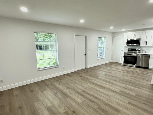 153 SE Calmoso Dr in Port St. Lucie, FL - Foto de edificio - Building Photo
