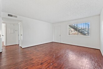 24 Rose Cir in North Las Vegas, NV - Building Photo - Building Photo