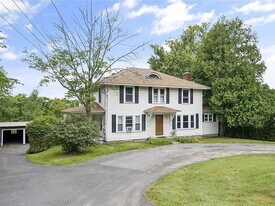 908 Danby Rd, Unit 4 in Ithaca, NY - Building Photo