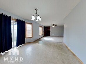 16303 NE 43rd Way in Vancouver, WA - Building Photo - Building Photo