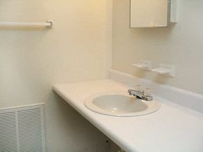 Walnut Crossing Apartments in Harrisburg, PA - Building Photo - Interior Photo