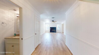 555 Staffordshire Dr in Jacksonville, FL - Building Photo - Building Photo