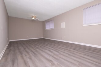 3850 Jackson Ave in Memphis, TN - Building Photo - Building Photo